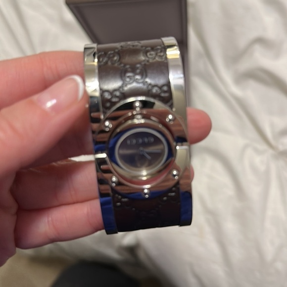 Gucci Twirl Watch - Picture 4 of 16